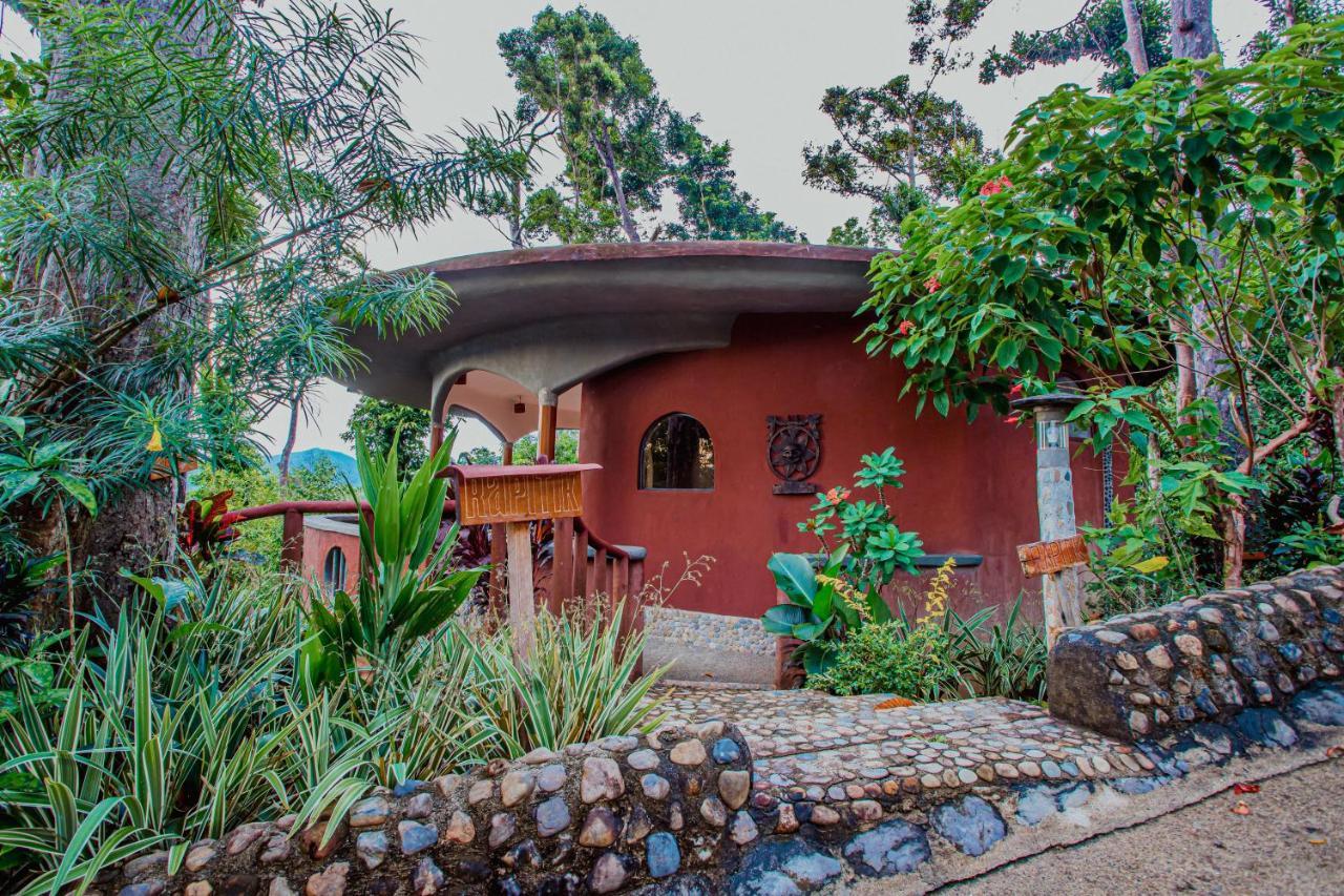 Atremaru Jungle Retreat Hotel